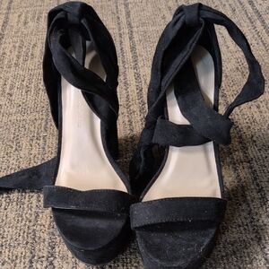 Wild Diva Black Wedges